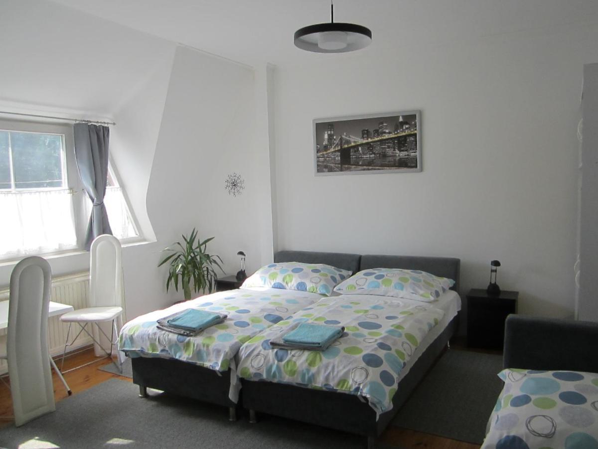 Hotel Kántor Vendégház à Zalaegerszeg Extérieur photo
