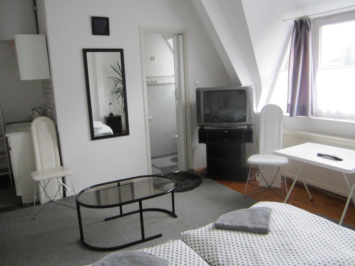 Hotel Kántor Vendégház à Zalaegerszeg Extérieur photo